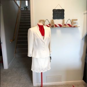 NWT Tahari Beaded Lined Suit 10P